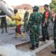 Tinjau Pengecoran Jalan Kedungpandan, Dansatgas TMMD 129 Bojonegoro Motivasi Prajurit