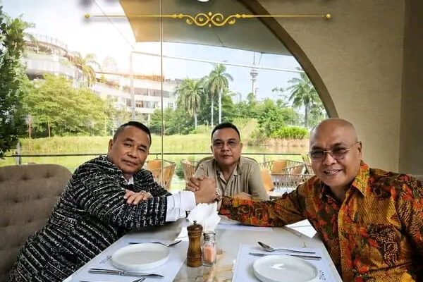 Jabat Tangan yang Mengakhiri Polemik, Dasco Pertemukan Hotman Paris dan Ketua Umum PWI
