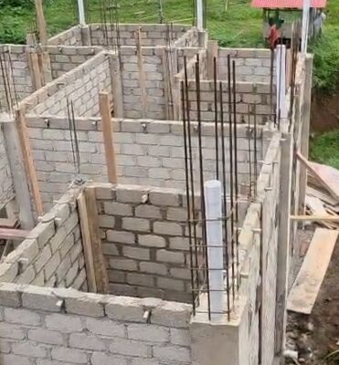 Demi Petani, H. Rusli Rogoh Kocek Pribadi Perbaiki Jalan Rusak di Nagari Supayang