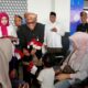 Merah Putih Menggema di Stasiun dan Kereta Api, KAI Divre II Sumbar Semarakkan HUT ke-81 RI bersama Pelanggan