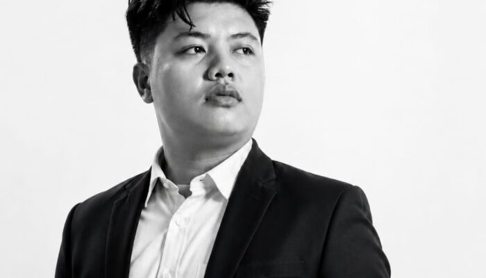 Urang Awak di Ruang Mesin Republik