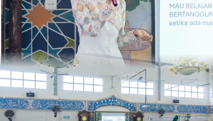Cerint Iralloza Tasya Kembali ke SMAN 1 Padang, Tanamkan Semangat Kepemimpinan kepada Generasi Muda