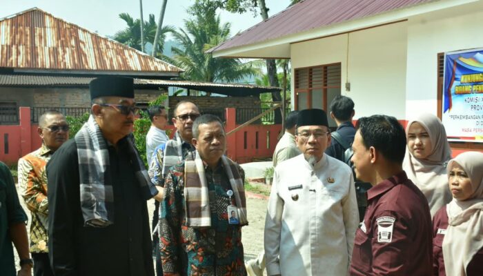 Maigus Nasir Dampingi Komisi X DPR RI Tinjau Sekolah Terdampak Bencana di Padang