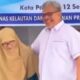 Dorong Ekonomi Pesisir, Ketua DPRD Sumbar Salurkan Bantuan Benih dan Pakan Ikan Kerapu di Teluk Buo