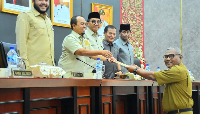 DPRD Padang Terima Tiga Ranperda Strategis, Fadly Amran Dorong Penguatan Ekraf dan Investasi
