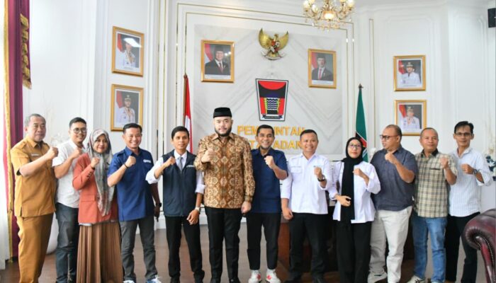 Fadly Amran Dukung Peradi Run 2026, Dorong Sport Tourism dan Ekonomi Kota Padang
