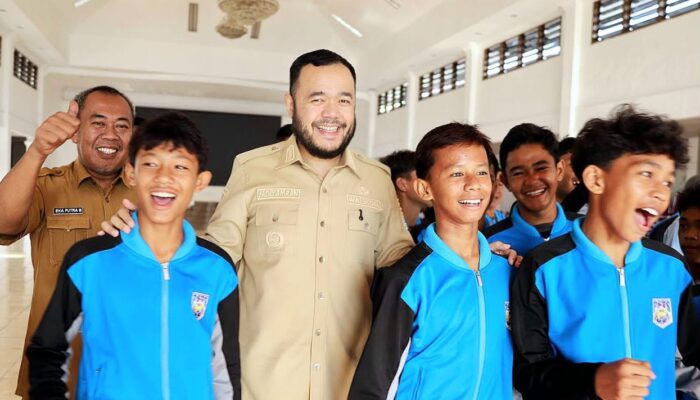 Fadly Amran Lepas PSTS Tabing U-13 Wakili Sumbar ke Piala Soeratin Nasional