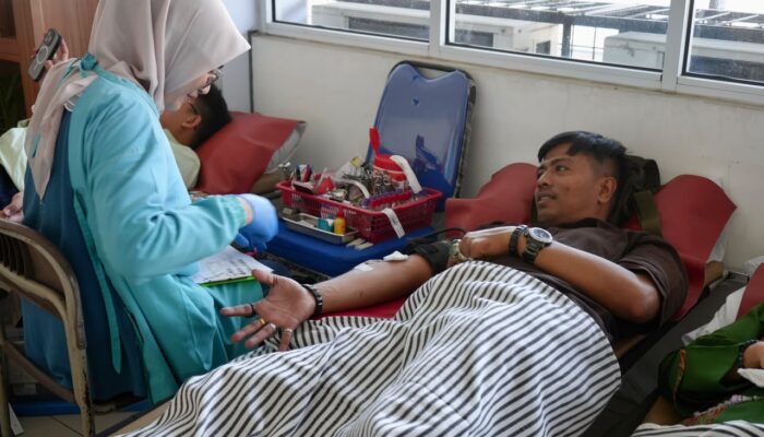 Jelang HUT ke-81 KAI, Divre II Sumbar Kumpulkan 38 Kantong Darah dari Aksi Donor di Stasiun Padang