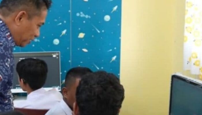 Anak Berkebutuhan Khusus Berhak Fasilitas Layak, Evi Yandri Tinjau SLB Negeri 1 Padang