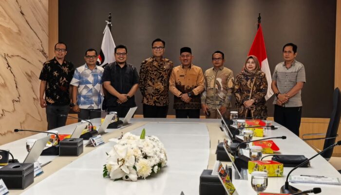 Dony Oskaria Perintahkan PTPN Turun Tangan Urus Gambir Lima Puluh Kota