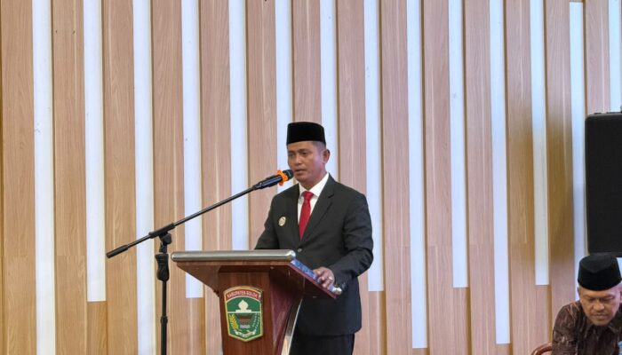 Irnes Jakli Jadi Sorotan dalam Pelantikan 45 Pejabat Pemkab Solok, Tegas pada Regulasi Pendidikan
